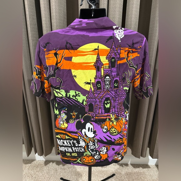 New Disney Men’s Mickey and friends Halloween woven short sleeve shirt XS - Picture 2 of 10